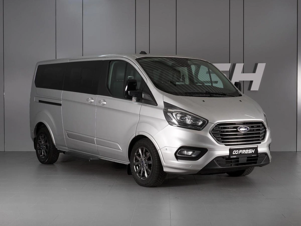 Минивэн Ford Tourneo Custom 2021 года, 4240000 рублей, Красный Пахарь