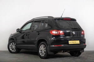 Внедорожник Volkswagen Tiguan 2010 года, 1099000 рублей, Томск