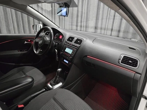 Седан Volkswagen Polo 2012 года, 870000 рублей, Красноярск