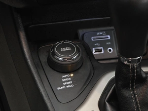 Внедорожник Jeep Cherokee 2014 года, 1679000 рублей, Красноярск