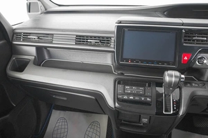 Минивэн Honda Stepwgn Spada 2016 года, 1849000 рублей, Кемерово