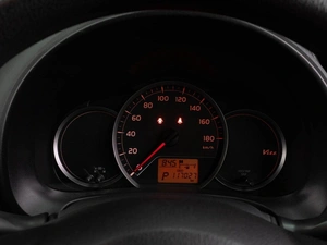 Хетчбэк Toyota Vitz 2013 года, 829000 рублей, Тюмень