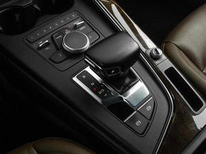 Седан Audi A4 2016 года, 2199000 рублей, Тюмень