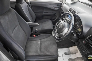 Хетчбэк Toyota Ractis 2011 года, 839000 рублей, Барнаул