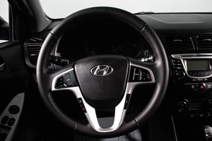 Седан Hyundai Solaris 2011 года, 829000 рублей, Сургут