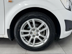 Седан Chevrolet Aveo 2013 года, 665000 рублей, Красноярск