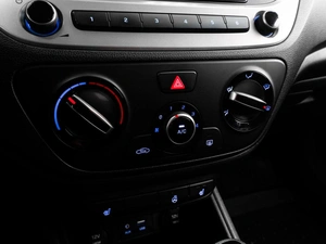 Седан Hyundai Solaris 2017 года, 1269000 рублей, Тюмень