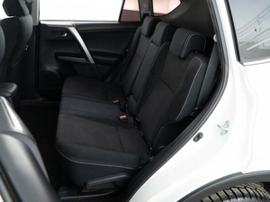 Внедорожник Toyota RAV4 2015 года, 2193055 рублей, Москва