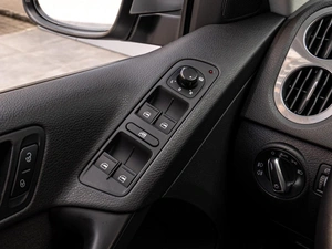 Внедорожник Volkswagen Tiguan 2015 года, 1490000 рублей, Краснодар