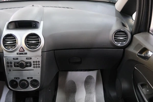 Хетчбэк Opel Corsa 2011 года, 539000 рублей, Омск
