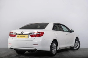 Седан Toyota Camry 2013 года, 1689000 рублей, Томск