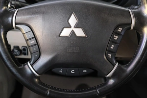 Внедорожник Mitsubishi Pajero 2017 года, 3349000 рублей, Омск