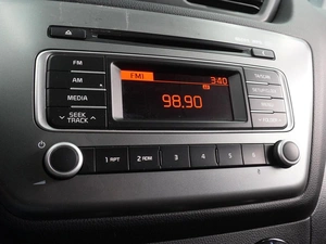 Седан Kia Rio 2017 года, 1060000 рублей, Воронеж