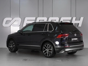 Внедорожник Volkswagen Tiguan 2017 года, 2680000 рублей, Красный Пахарь