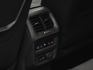 Внедорожник Volkswagen Tiguan 2017 года, 2199000 рублей, Красноярск
