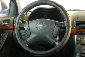 Седан Toyota Avensis 2008 года, 1019000 рублей, Омск