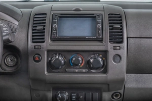 Пикап Nissan Navara 2010 года, 979000 рублей, Томск