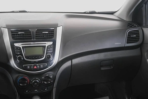 Седан Hyundai Solaris 2013 года, 799000 рублей, Кемерово