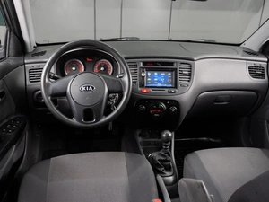 Хетчбэк Kia Rio 2011 года, 619000 рублей, Тюмень