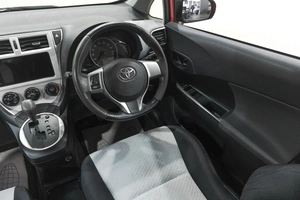 Хетчбэк Toyota Ractis 2012 года, 989000 рублей, Новокузнецк