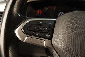 Внедорожник Volkswagen Taos 2021 года, 2389000 рублей, Челябинск