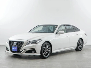 Седан Toyota Crown 2018 года, 3098077 рублей, Москва