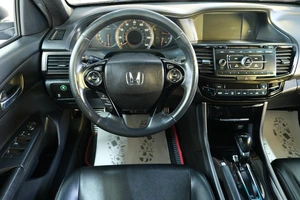 Седан Honda Accord 2017 года, 1919000 рублей, Омск