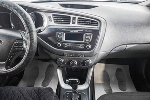 Хетчбэк Kia Ceed 2013 года, 839000 рублей, Барнаул