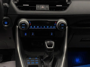 Внедорожник Toyota RAV4 2019 года, 3499000 рублей, Красноярск