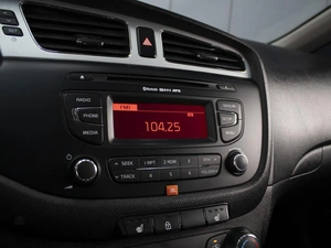 Хетчбэк Kia Ceed 2013 года, 820000 рублей, Омск