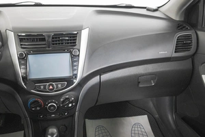 Седан Hyundai Solaris 2013 года, 949000 рублей, Кемерово