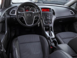 Седан Opel Astra 2013 года, 890000 рублей, Волгоград