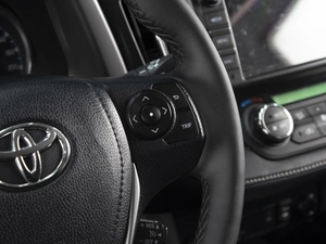 Внедорожник Toyota RAV4 2017 года, 2790000 рублей, Омск