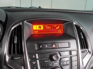 Хетчбэк Opel Astra 2011 года, 819000 рублей, Воронеж