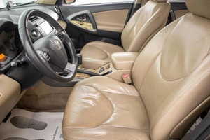 Внедорожник Toyota RAV4 2010 года, 1589000 рублей, Барнаул