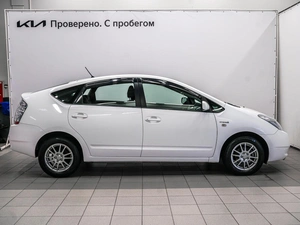 Лифтбек Toyota Prius 2009 года, 840000 рублей, Красноярск