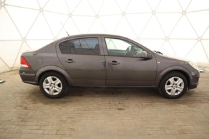 Седан Opel Astra 2011 года, 630000 рублей, Обнинск
