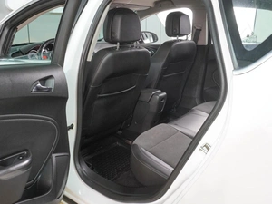 Хетчбэк Opel Astra 2012 года, 874000 рублей, Воронеж