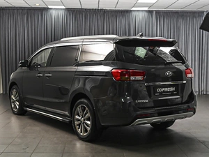 Минивэн Kia Carnival 2017 года, 2740000 рублей, Ставрополь