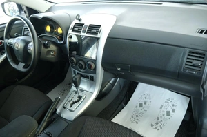 Седан Toyota Corolla 2011 года, 1119000 рублей, Омск