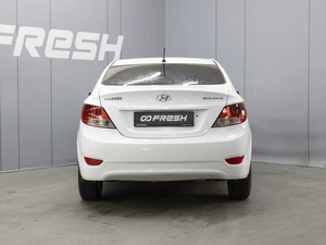 Седан Hyundai Solaris 2011 года, 810000 рублей, Омск