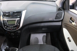 Хетчбэк Hyundai Solaris 2012 года, 639000 рублей, Омск