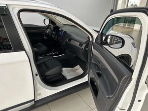 Внедорожник Mitsubishi Outlander 2019 года, 2960000 рублей, Смоленск