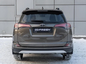 Внедорожник Toyota RAV4 2018 года, 1695000 рублей, Санкт-Петербург