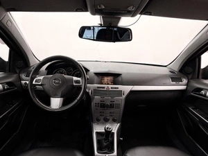 Универсал Opel Astra 2011 года, 690000 рублей, Орёл