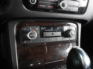 Внедорожник Volkswagen Touareg 2011 года, 1919000 рублей, Воронеж