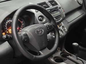 Внедорожник Toyota RAV4 2010 года, 1335000 рублей, Красноярск