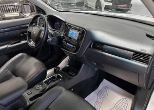 Внедорожник Mitsubishi Outlander 2015 года, 2257000 рублей, Красноярск