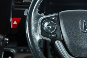 Минивэн Honda Stepwgn Spada 2017 года, 1999000 рублей, Новосибирск