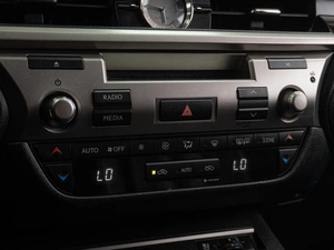 Седан Lexus ES 2013 года, 2149000 рублей, Тюмень